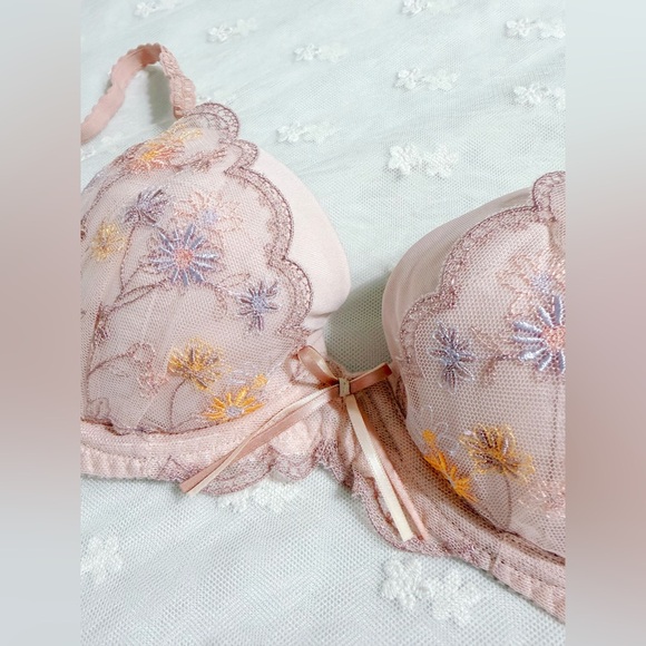 Sold Out - Picture 3 of 10